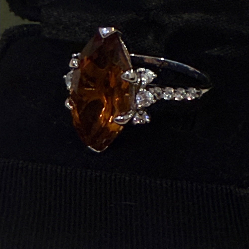 Elegant Silver and Citrine Gemstone Ring